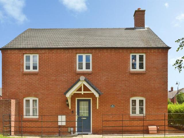 House for sale in Old Stratford, Northamptonshire