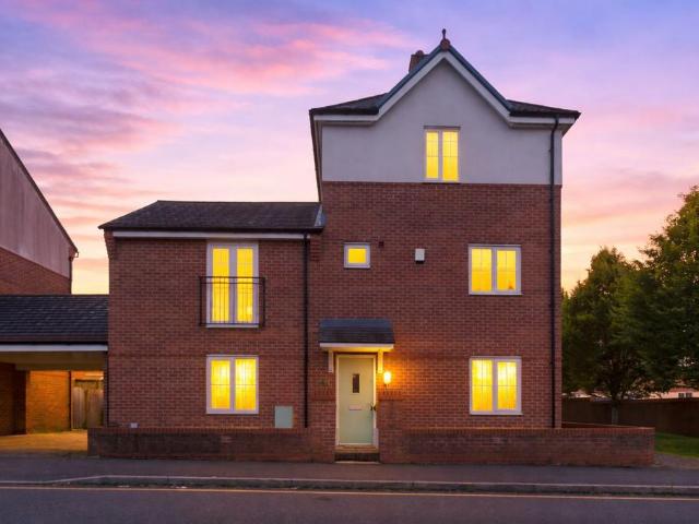 House for sale in Roby Mill, Lancashire