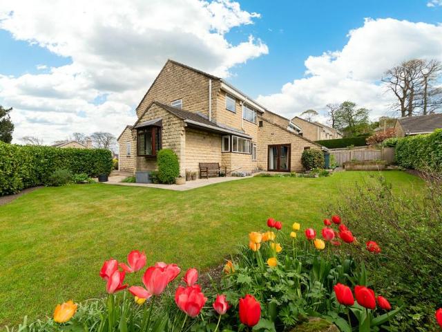 House for sale in Clayton West, West Yorkshire