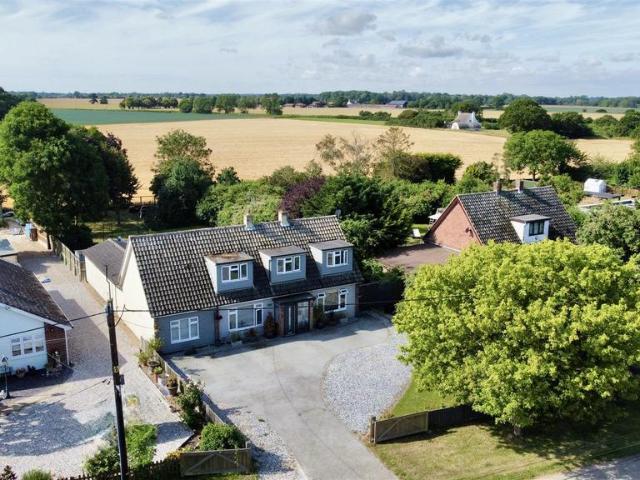 House for sale in Great Oakley, Dale Hill