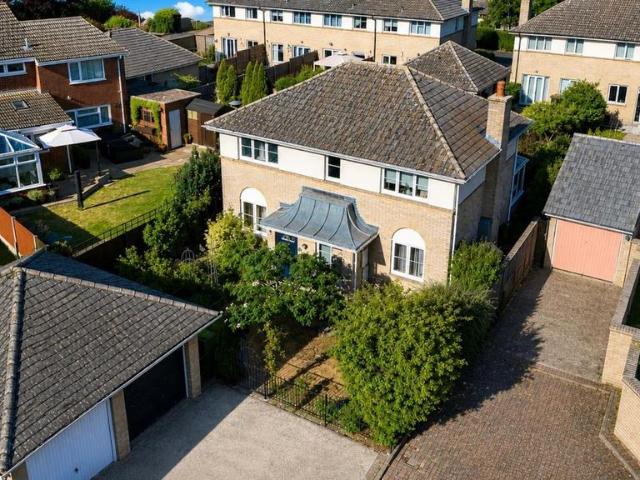 House for sale in Chipping Hill, Essex