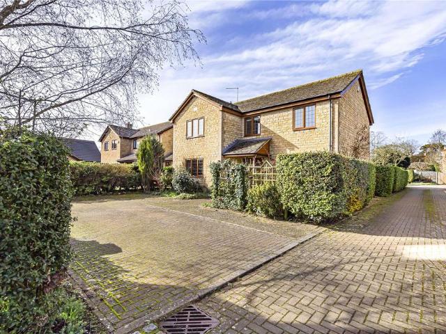 House for sale in Oundle