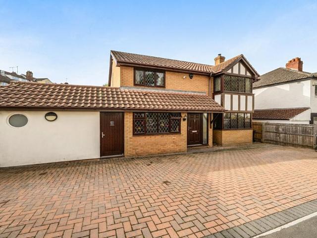 House for sale in Stoke Bishop, Bristol