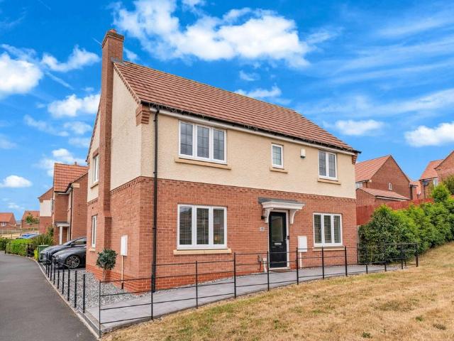 House for sale in Elmfield, Leicestershire