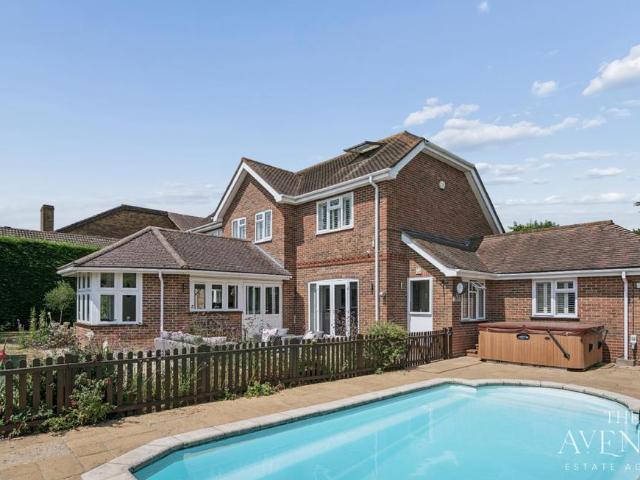 House for sale in Upper Basildon, West Berkshire