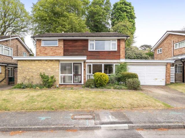 House for sale in London Borough of Croydon, Kenley