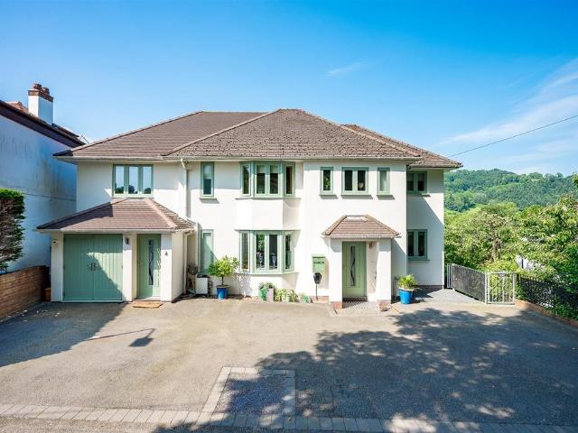 House for sale in Llangollen