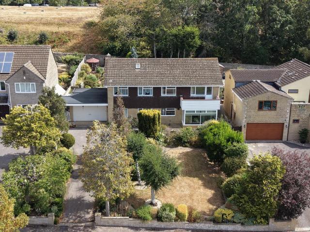 House for sale in Okus, Swindon