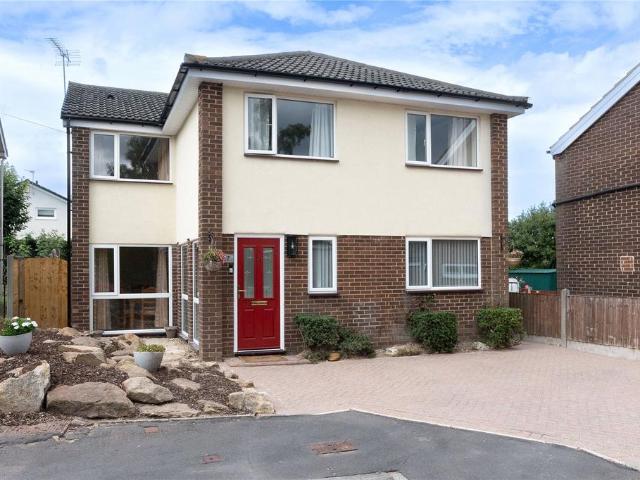 House for sale in Holt Park, West Yorkshire