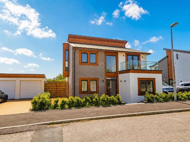 House for sale in Brynna, Wales