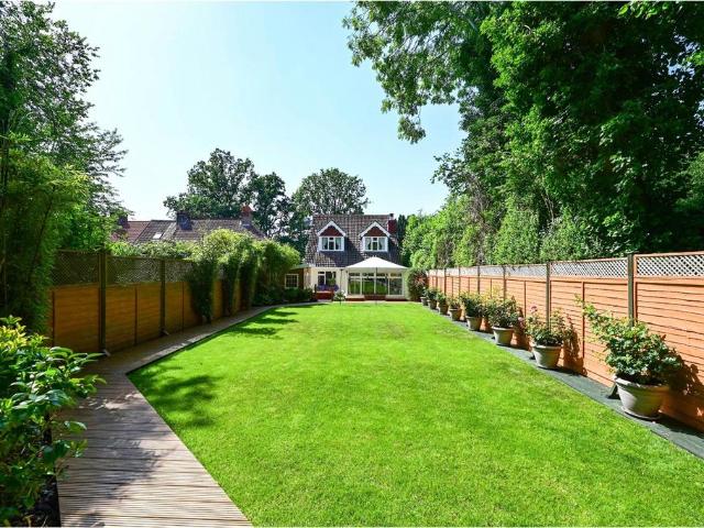 House for sale in Fleet, Hart