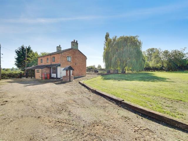 House for sale in Sharnbrook, Bedford