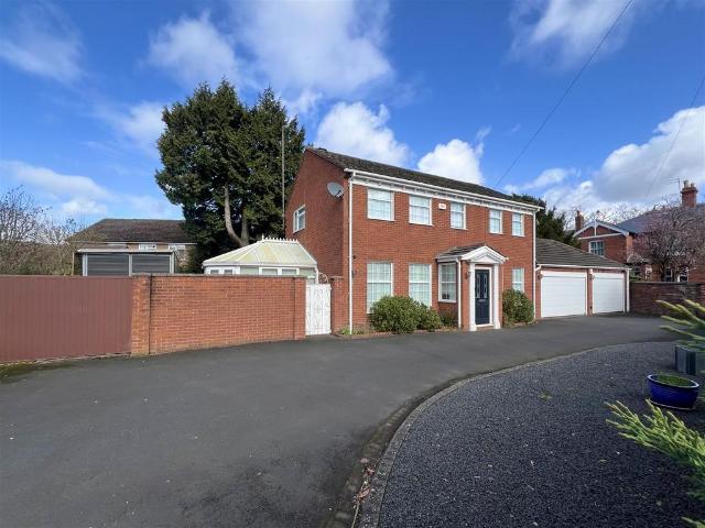 House for sale in Bromsgrove, Worcestershire