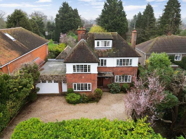 House for sale in Navestock Side, Essex