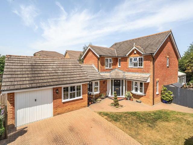 House for sale in Hawkinge, Folkestone