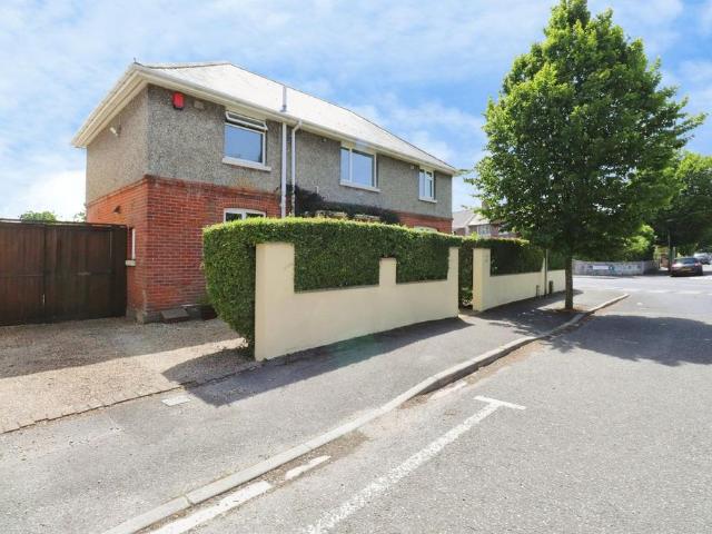 House for sale in Talbot Village, Bournemouth