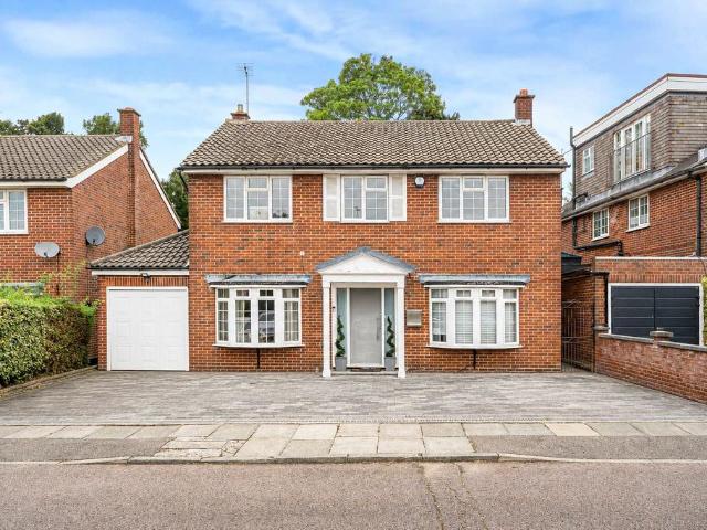 House for sale in Cockfosters, Greater London
