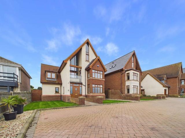 House for sale in Beltinge, The Bridge