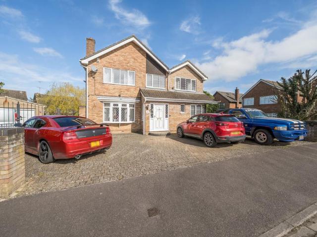 House for sale in Dunstable, Bedfordshire