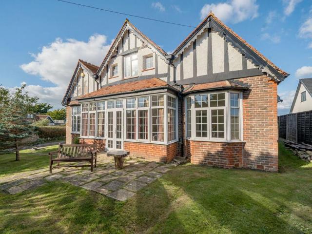 House for sale in Littlecote, West Sussex