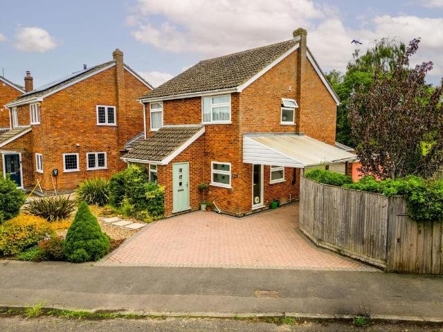 House for sale in Ickford
