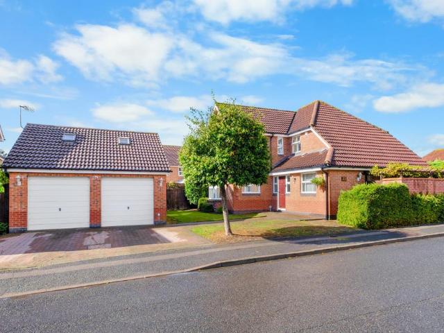 House for sale in Stoke Pound, Bromsgrove