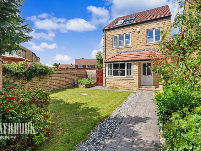 House for sale in Royston, South Yorkshire
