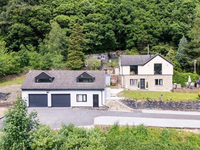 House for sale in Hove Edge, Hipperholme