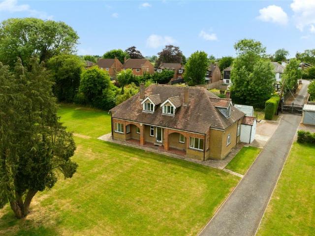 House for sale in Weston Turville, Stoke Mandeville