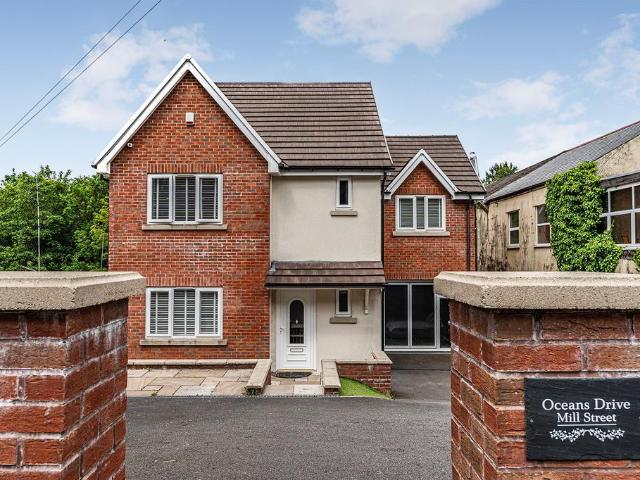 House for sale in Tonyrefail, Coedely