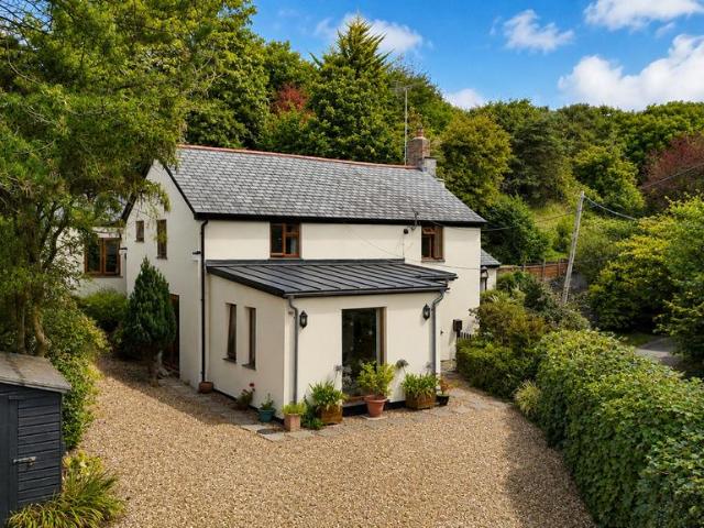House for sale in Marhamchurch, Cornwall