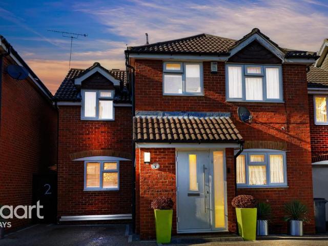 House for sale in Badgers Dene, Grays