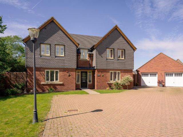 House for sale in Priors Hall Park, Weldon