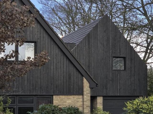 House for sale in Almondbury, West Yorkshire