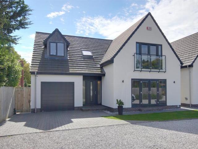 House for sale in Tickton, East Riding Of Yorkshire