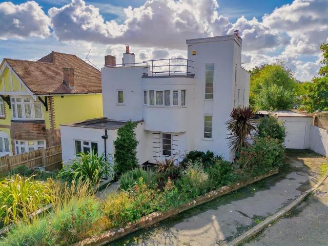 House for sale in Midanbury, Southampton