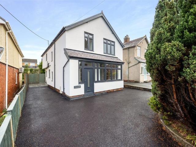 House for sale in Ruthin, Wales