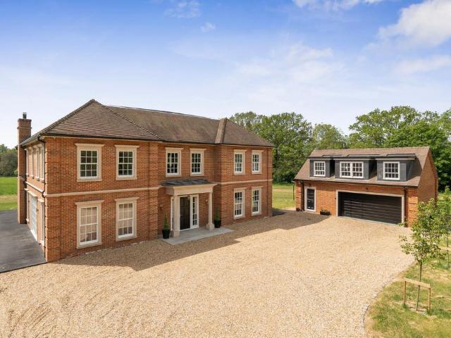 House for sale in Littlecote, West Sussex