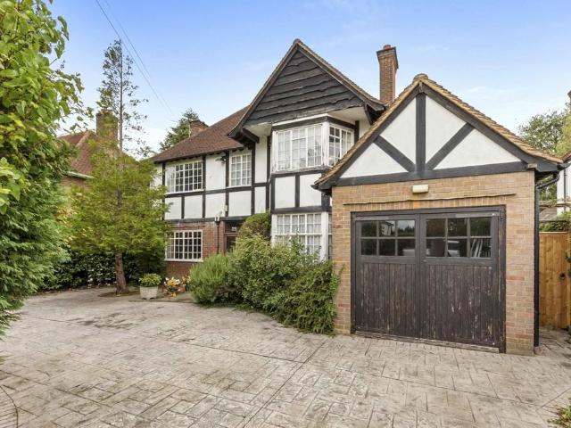 House for sale in Amersham and Villages Community Board, Latimer