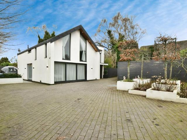 House for sale in Timperley, Trafford Park
