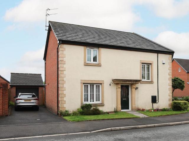 House for sale in Newbold, Burnedge