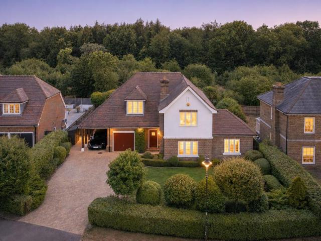 House for sale in Netherne-on-the-Hill, Red Hill