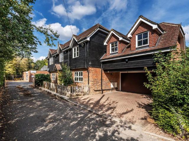 House for sale in The Butts, Kent