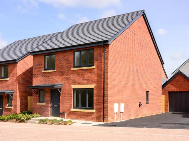 House for sale in Desborough, North Northamptonshire