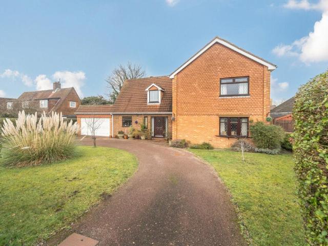 House for sale in Stipers Hill, Dunstable