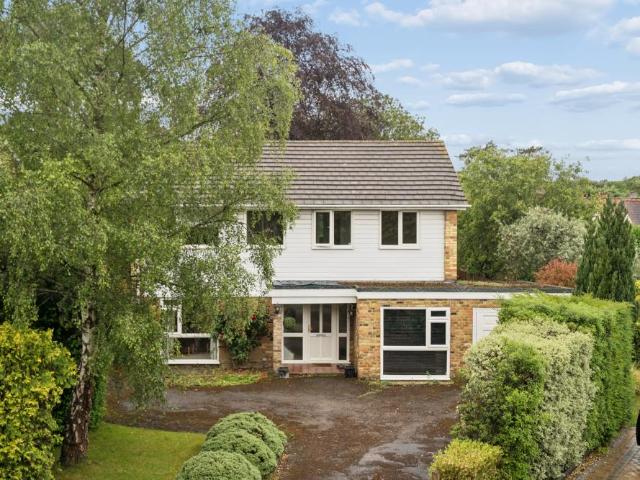 House for sale in Farnham Common, Buckinghamshire