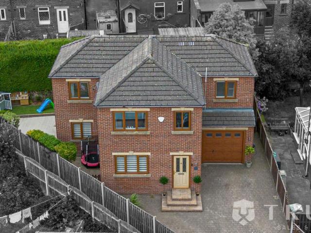 House for sale in Roberttown, West Yorkshire