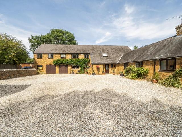 House for sale in Alderminster, Warwickshire