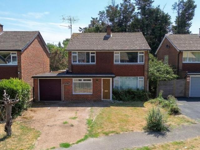 House for sale in Pachesham Park, Surrey