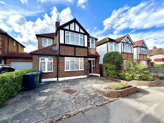 House for sale in Hook, Greater London
